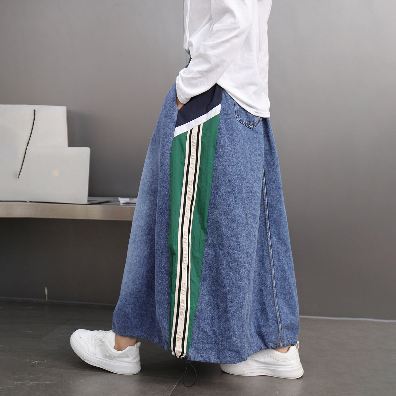 Trendy brand contrasting splicing denim skirt, personalized Hong Kong style loose casual versatile A-line skirt